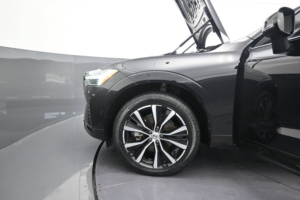 2024 Volvo XC60 B5 Plus Dark Theme