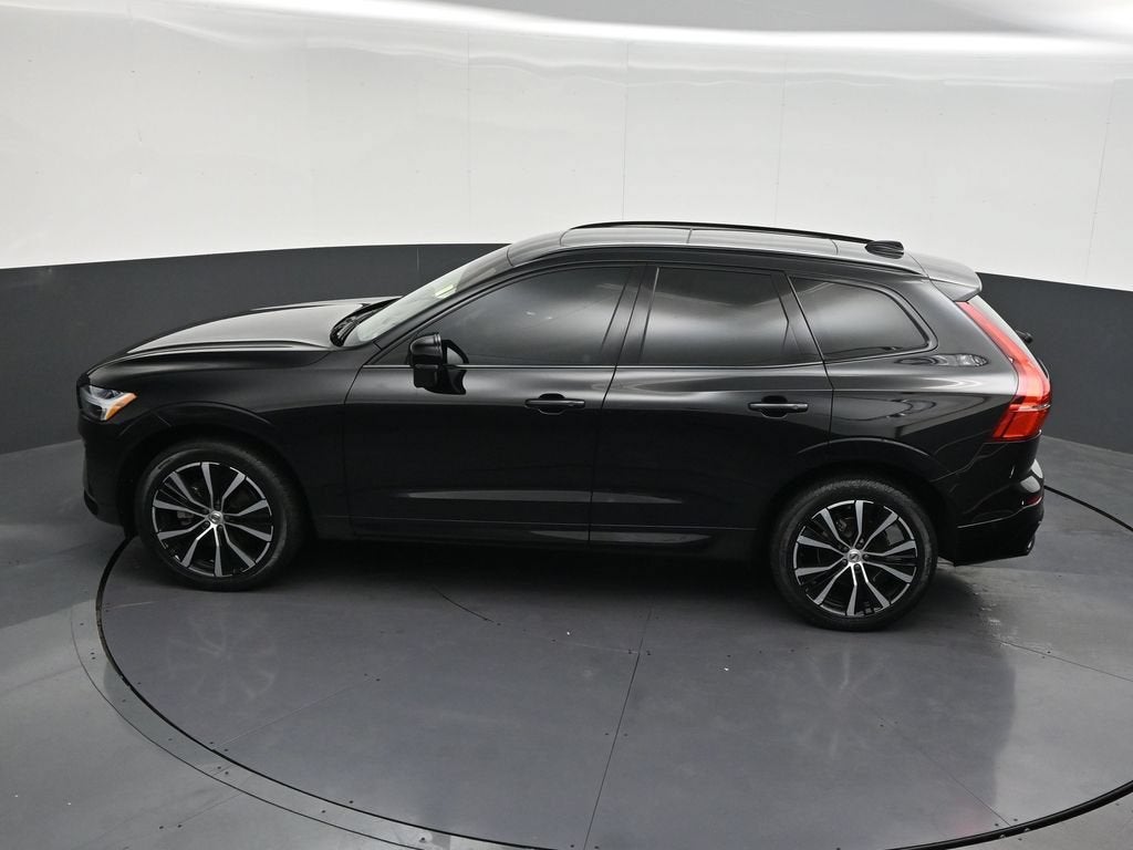 2024 Volvo XC60 B5 Plus Dark Theme