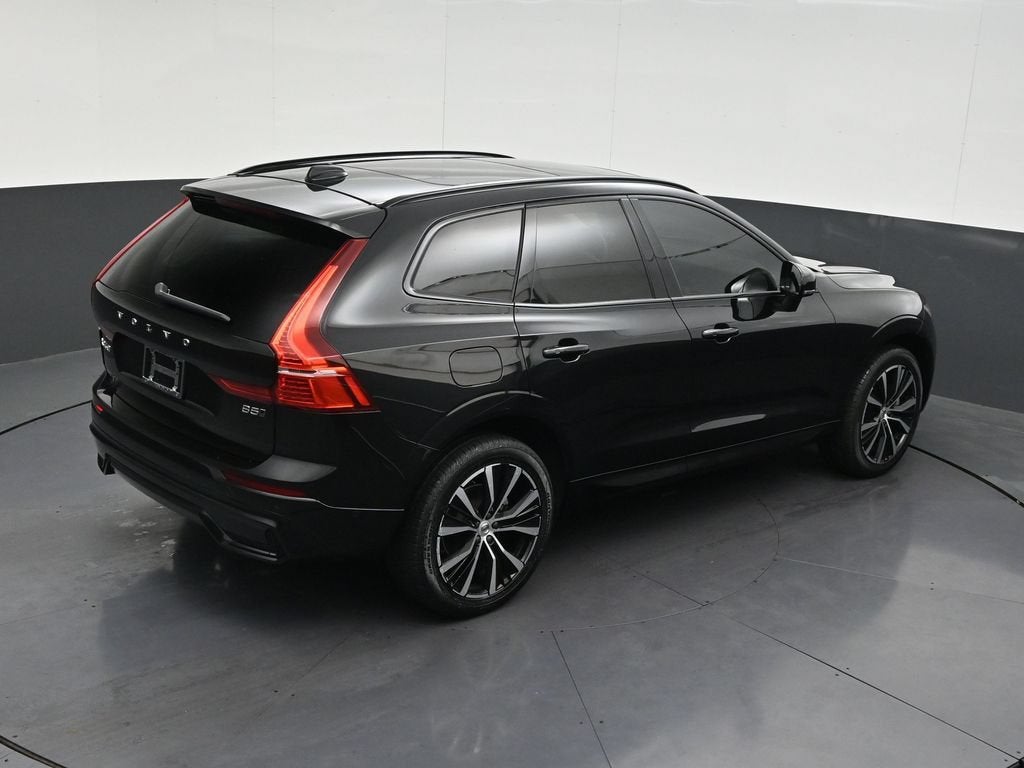 2024 Volvo XC60 B5 Plus Dark Theme