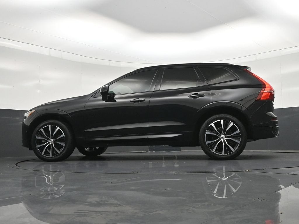 2024 Volvo XC60 B5 Plus Dark Theme
