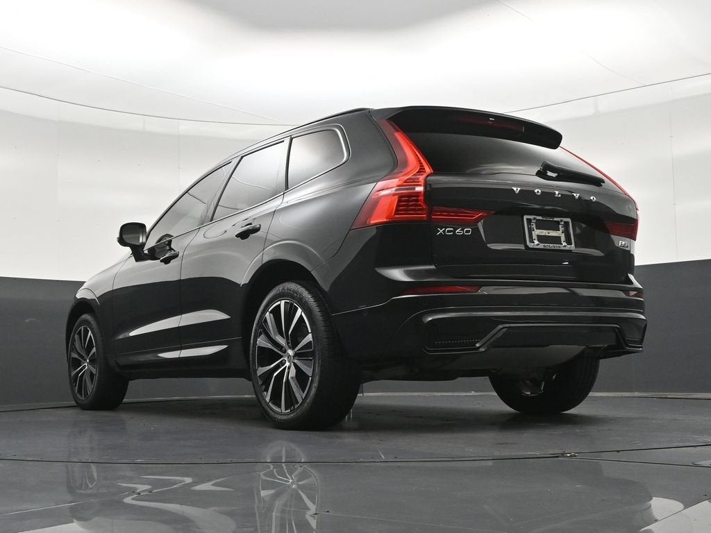 2024 Volvo XC60 B5 Plus Dark Theme