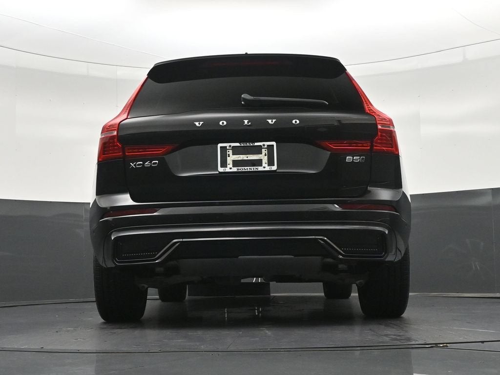 2024 Volvo XC60 B5 Plus Dark Theme