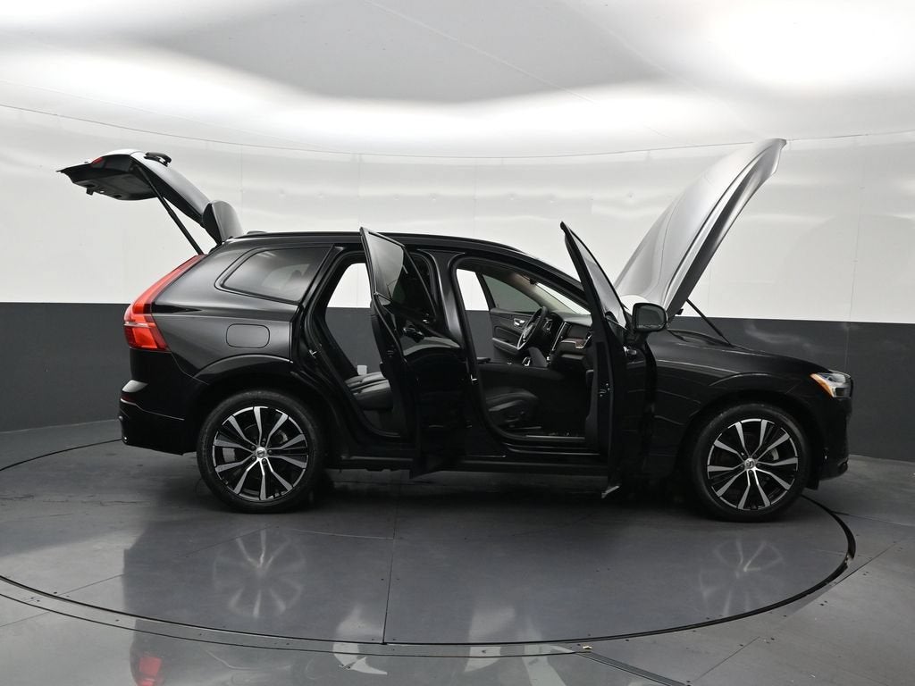 2024 Volvo XC60 B5 Plus Dark Theme