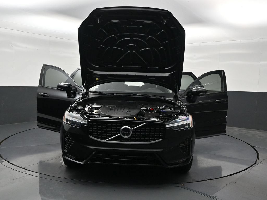 2024 Volvo XC60 B5 Plus Dark Theme
