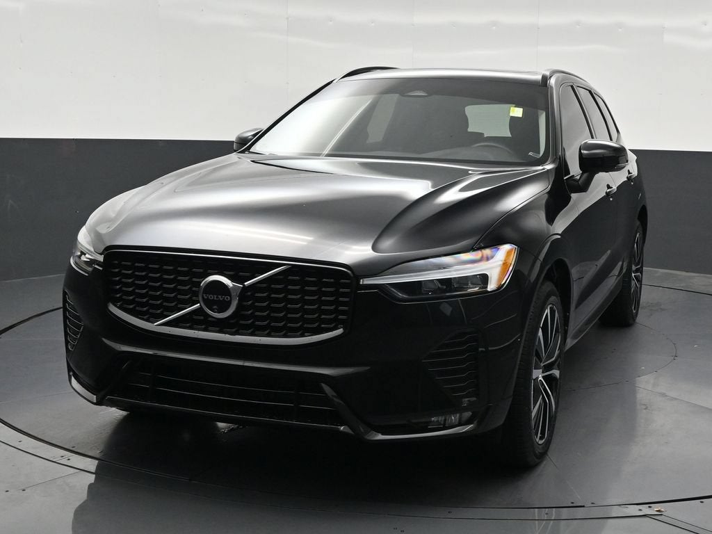 2024 Volvo XC60 B5 Plus Dark Theme