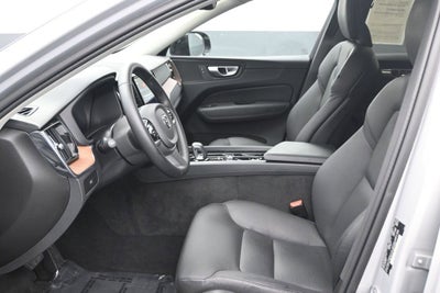2024 Volvo XC60 Plus Dark Theme