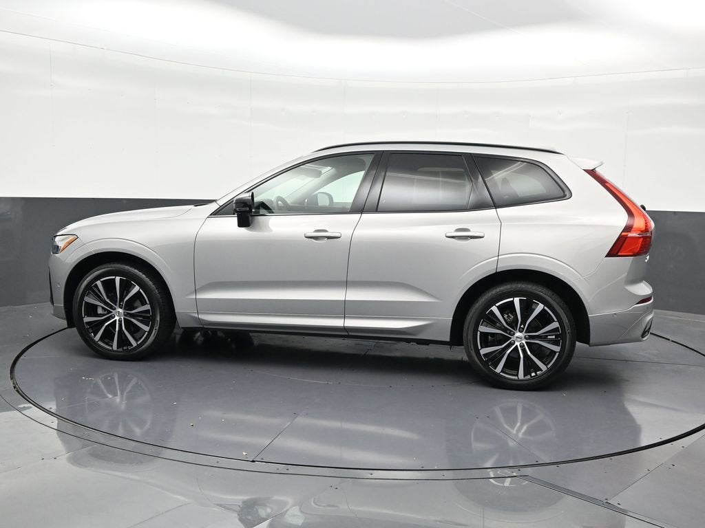 2024 Volvo XC60 Plus Dark Theme