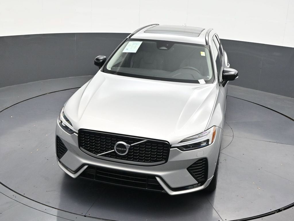 2024 Volvo XC60 Plus Dark Theme