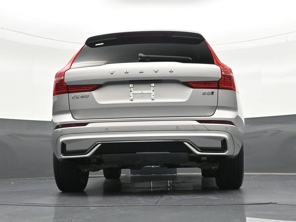 2024 Volvo XC60 Plus Dark Theme