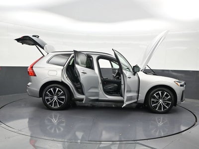 2024 Volvo XC60 Plus Dark Theme