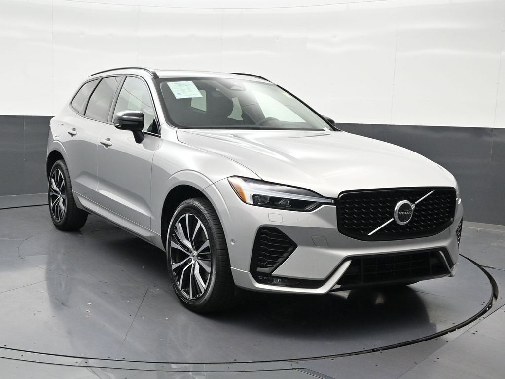 2024 Volvo XC60 Plus Dark Theme