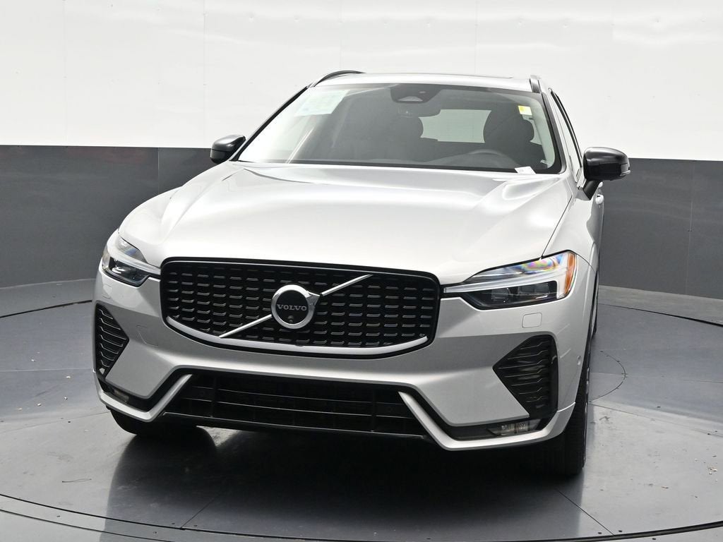 2024 Volvo XC60 Plus Dark Theme