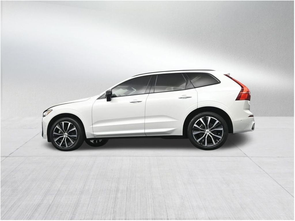 2024 Volvo XC60 Plus Dark Theme