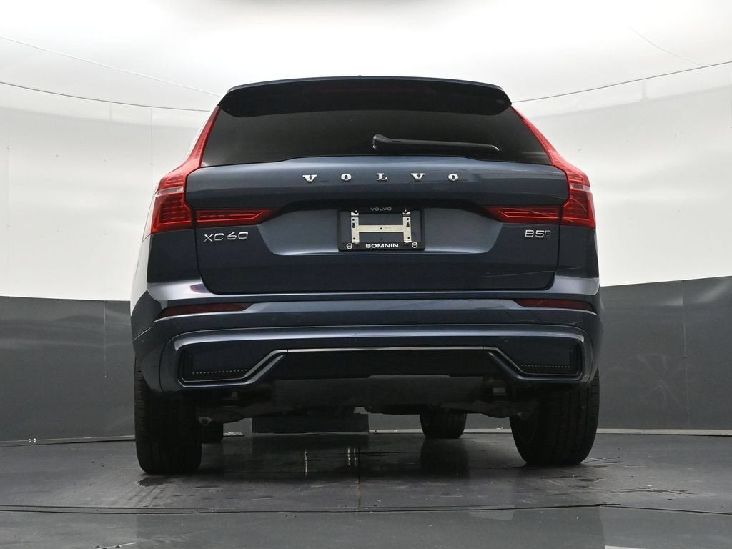 2024 Volvo XC60 B5 Plus Dark Theme