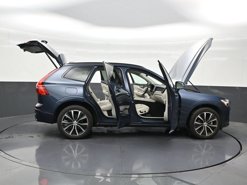 2024 Volvo XC60 B5 Plus Dark Theme