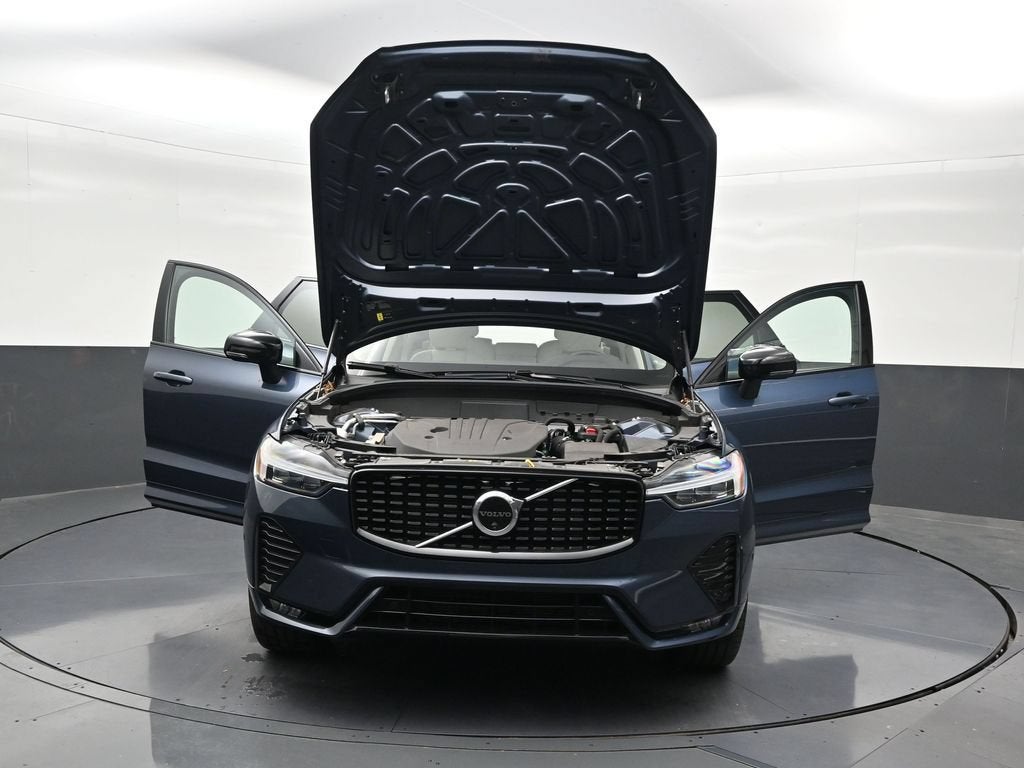 2024 Volvo XC60 B5 Plus Dark Theme
