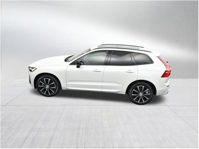 2024 Volvo XC60 Plus Dark Theme