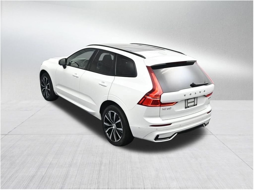 2024 Volvo XC60 Plus Dark Theme