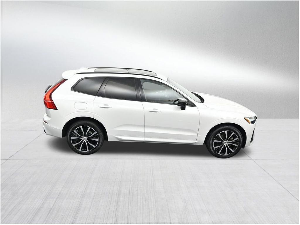 2024 Volvo XC60 Plus Dark Theme