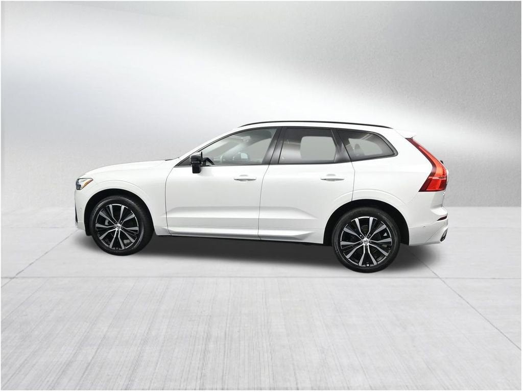 2024 Volvo XC60 Plus Dark Theme