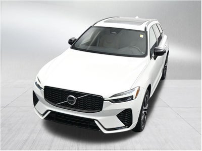 2024 Volvo XC60 Plus Dark Theme