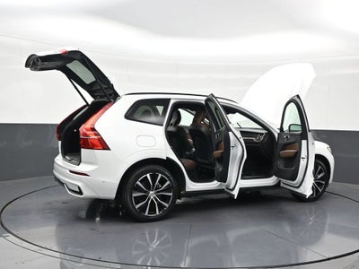 2024 Volvo XC60 Plus Dark Theme