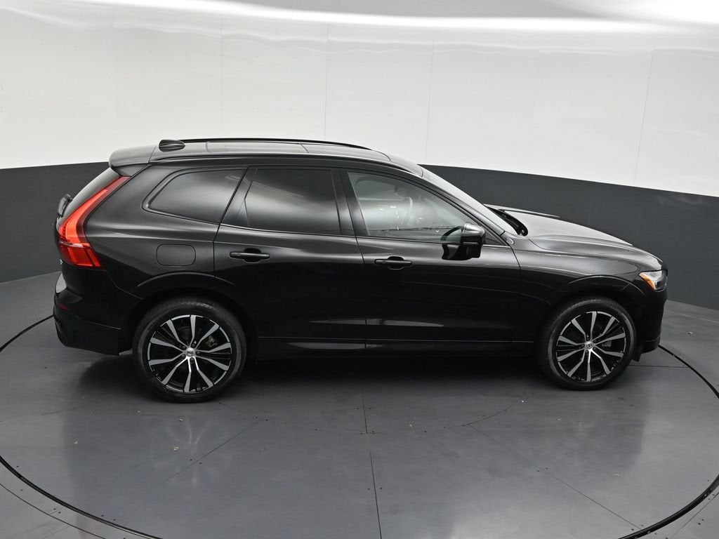 2024 Volvo XC60 B5 Plus Dark Theme
