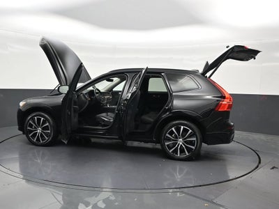 2024 Volvo XC60 B5 Plus Dark Theme