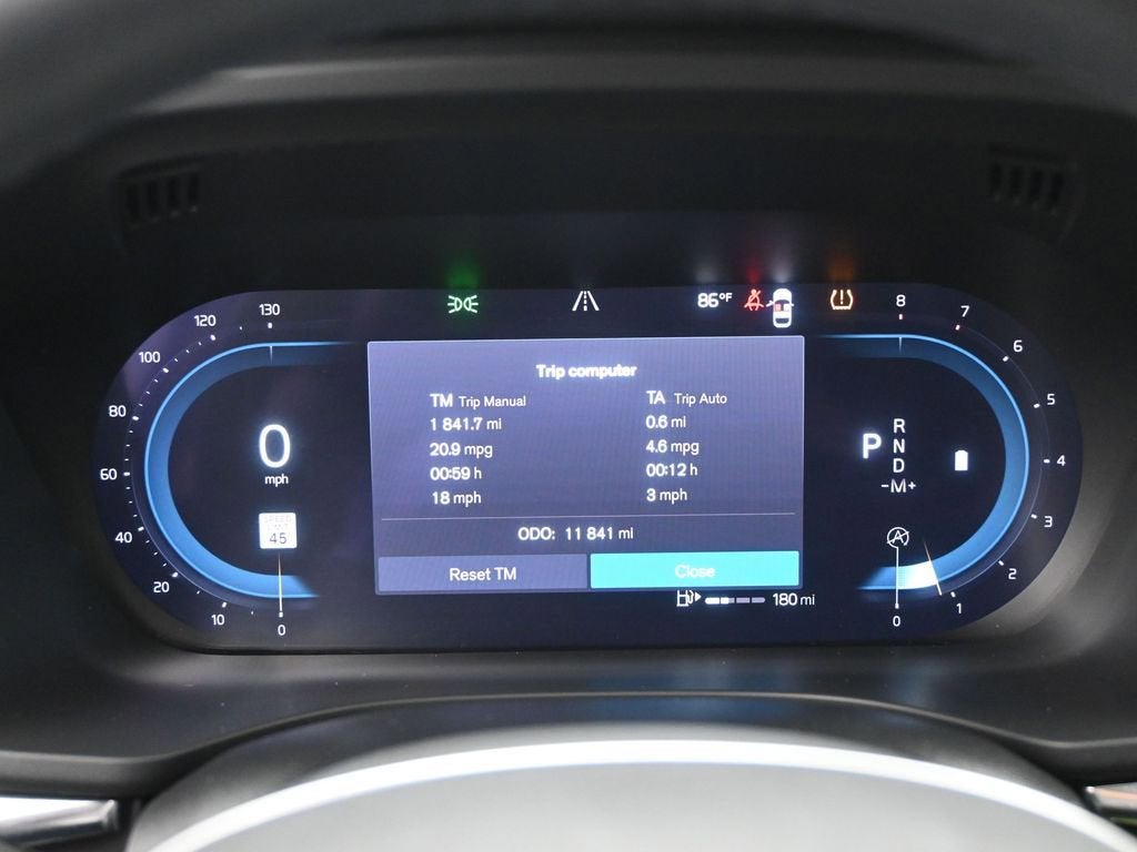 2024 Volvo XC60 Plus Dark Theme