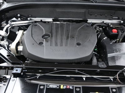 2024 Volvo XC60 Plus Dark Theme