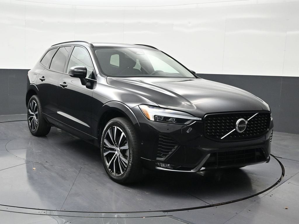 2024 Volvo XC60 Plus Dark Theme