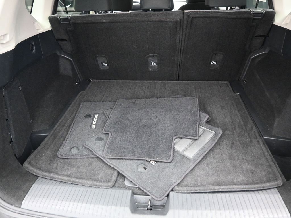 2024 Volvo XC60 Plus Dark Theme