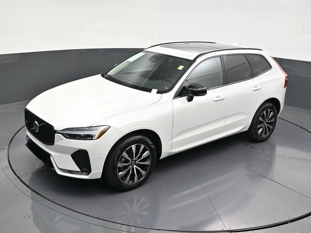 2024 Volvo XC60 Plus Dark Theme