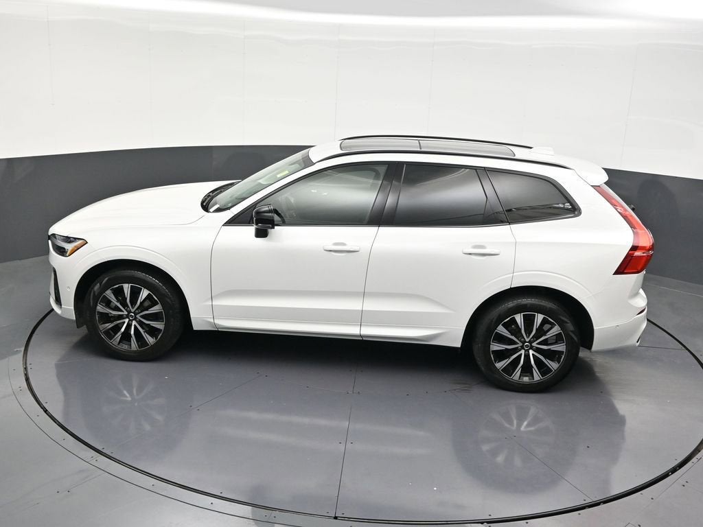 2024 Volvo XC60 Plus Dark Theme