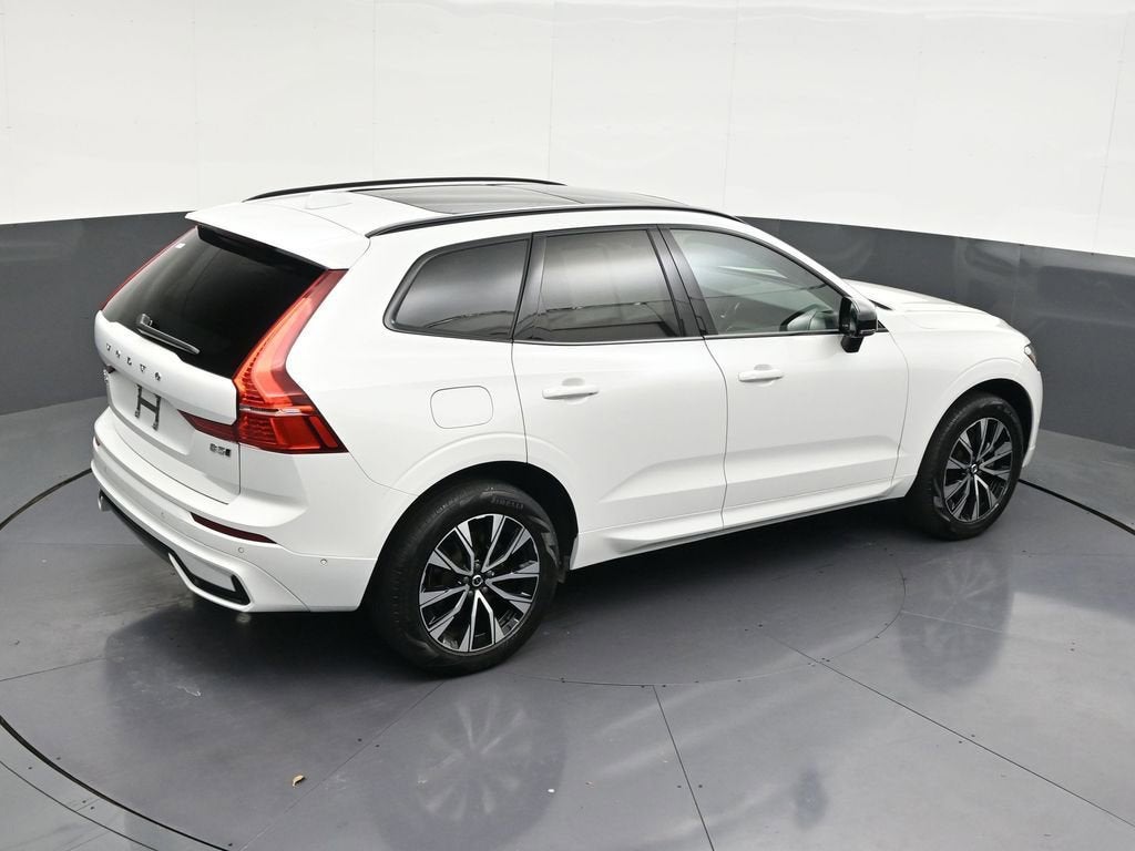 2024 Volvo XC60 Plus Dark Theme