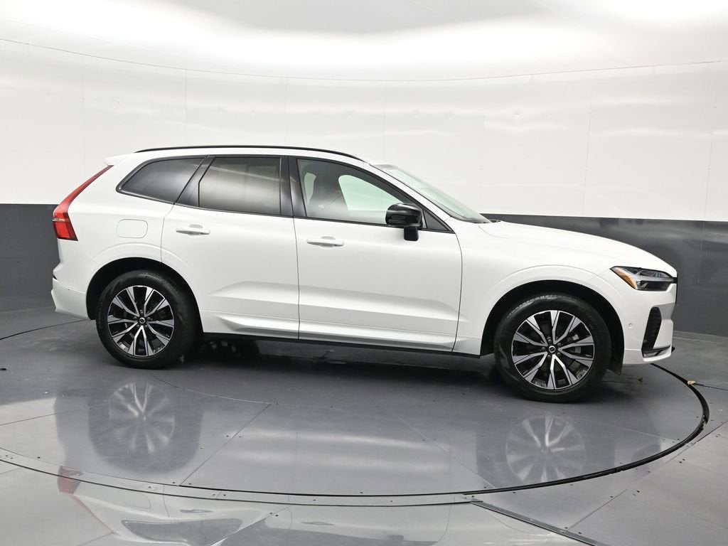 2024 Volvo XC60 Plus Dark Theme