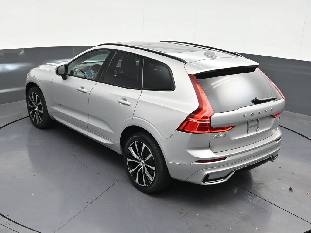 2024 Volvo XC60 B5 Plus Dark Theme