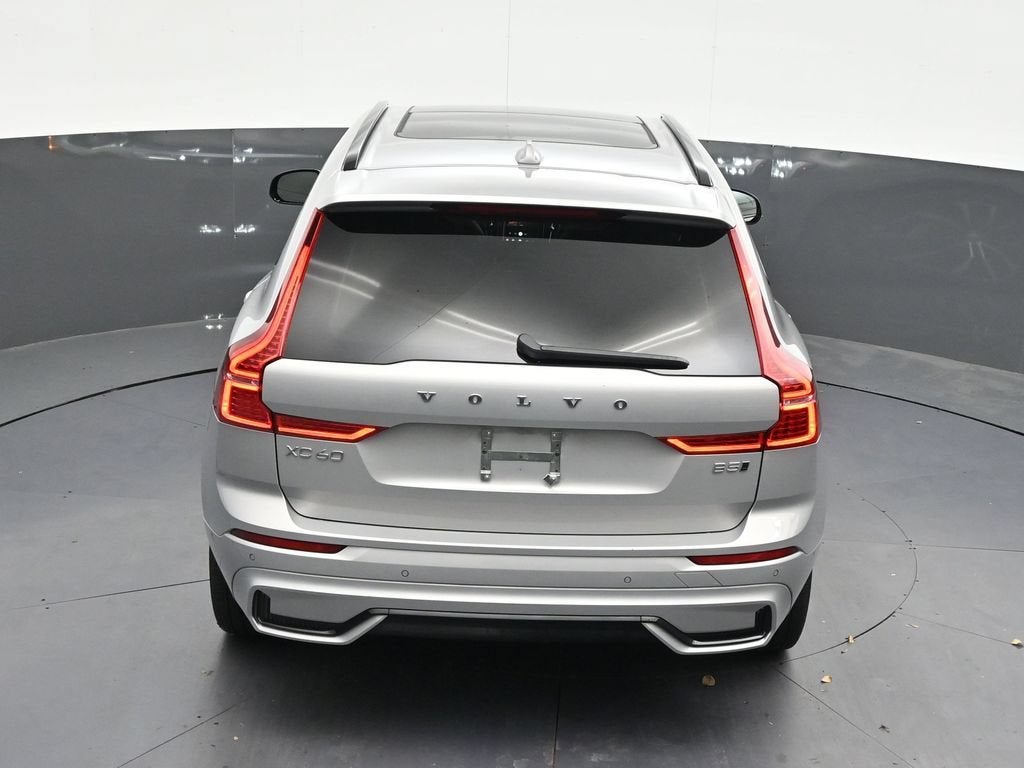 2024 Volvo XC60 B5 Plus Dark Theme