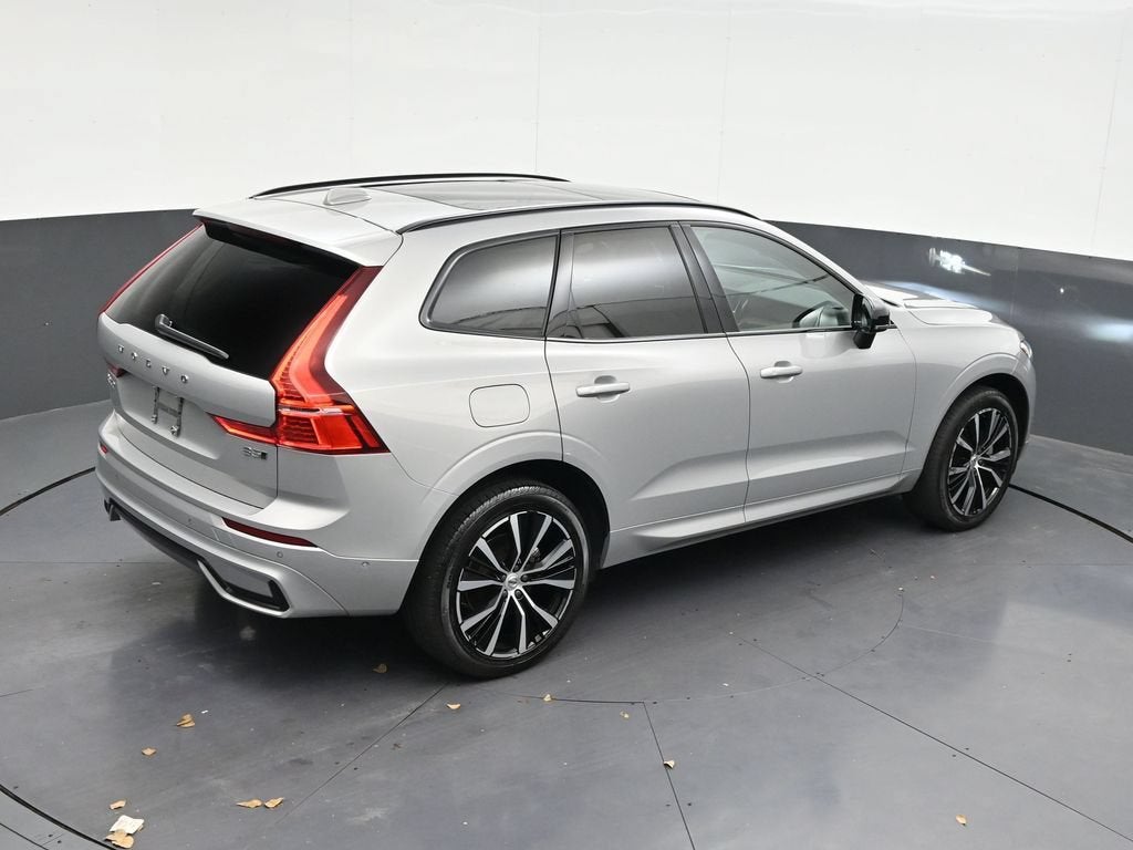 2024 Volvo XC60 B5 Plus Dark Theme