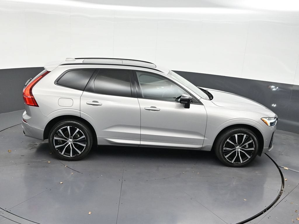 2024 Volvo XC60 B5 Plus Dark Theme