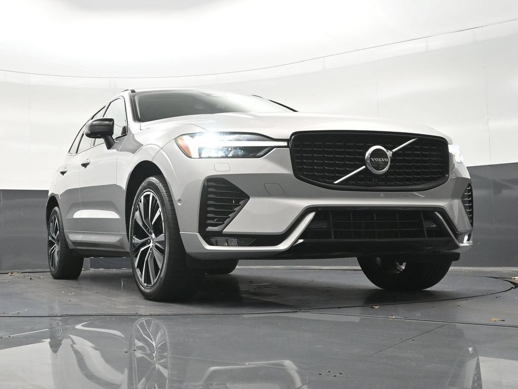 2024 Volvo XC60 B5 Plus Dark Theme
