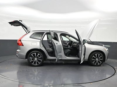 2024 Volvo XC60 B5 Plus Dark Theme