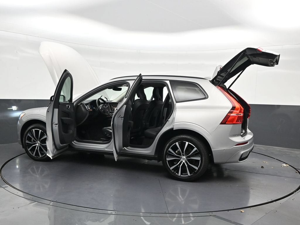 2024 Volvo XC60 B5 Plus Dark Theme