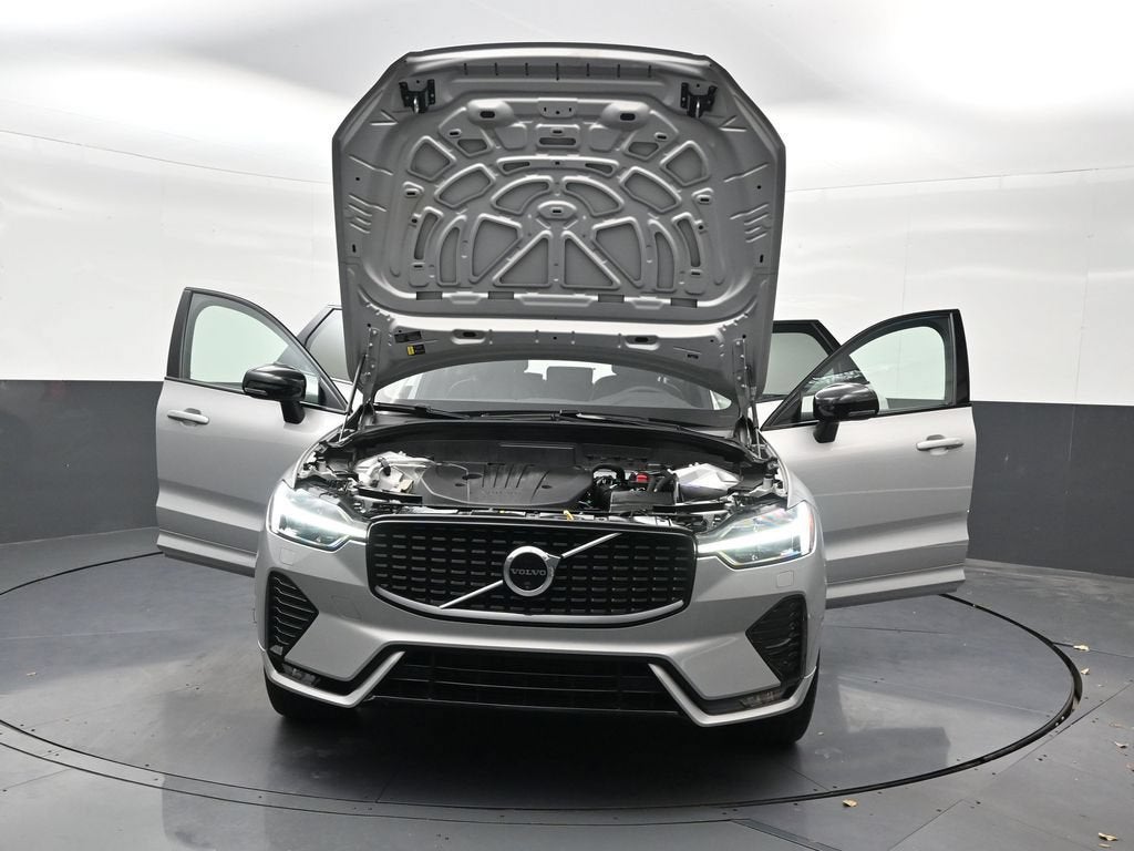 2024 Volvo XC60 B5 Plus Dark Theme