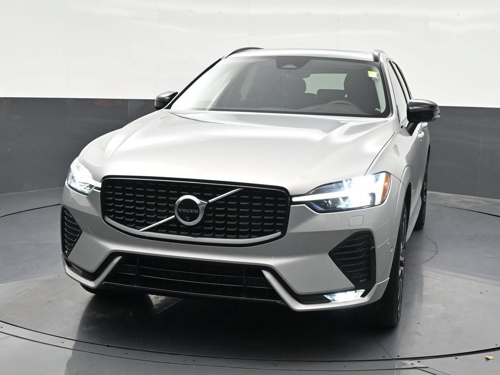 2024 Volvo XC60 B5 Plus Dark Theme