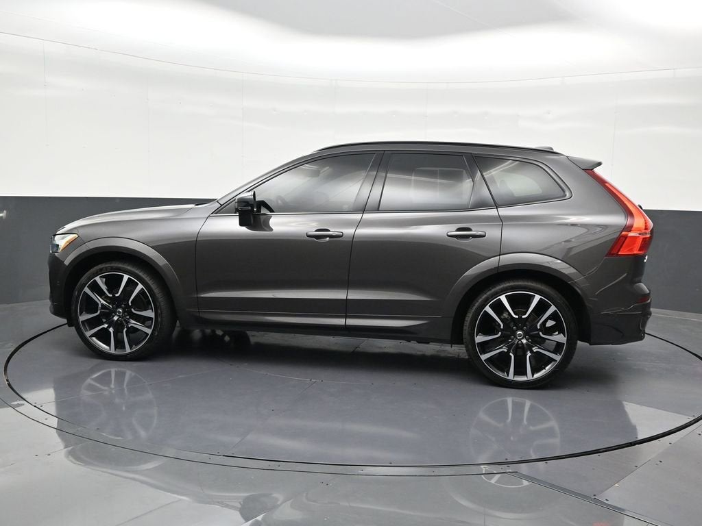 2024 Volvo XC60 Ultimate Dark Theme