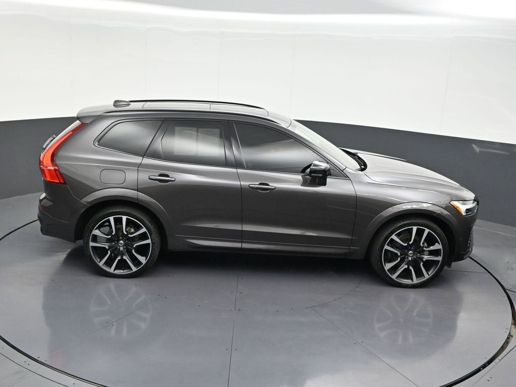 2024 Volvo XC60 Ultimate Dark Theme