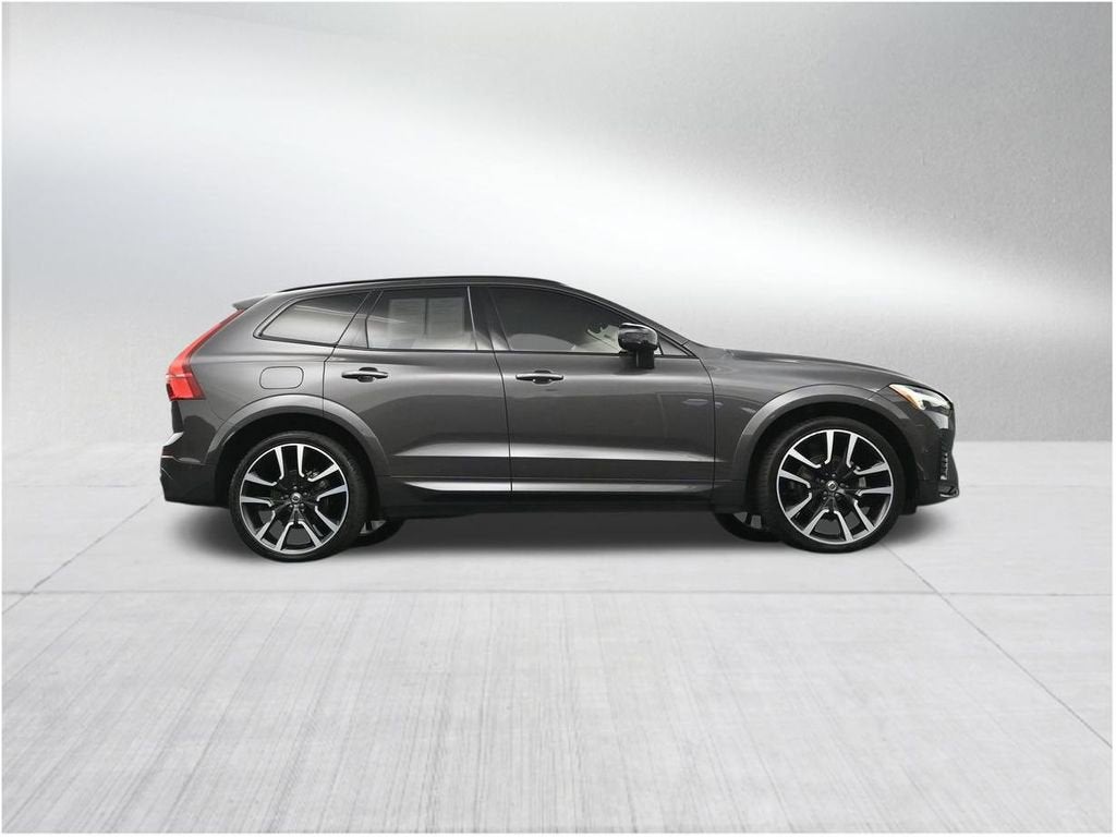 2024 Volvo XC60 Ultimate Dark Theme
