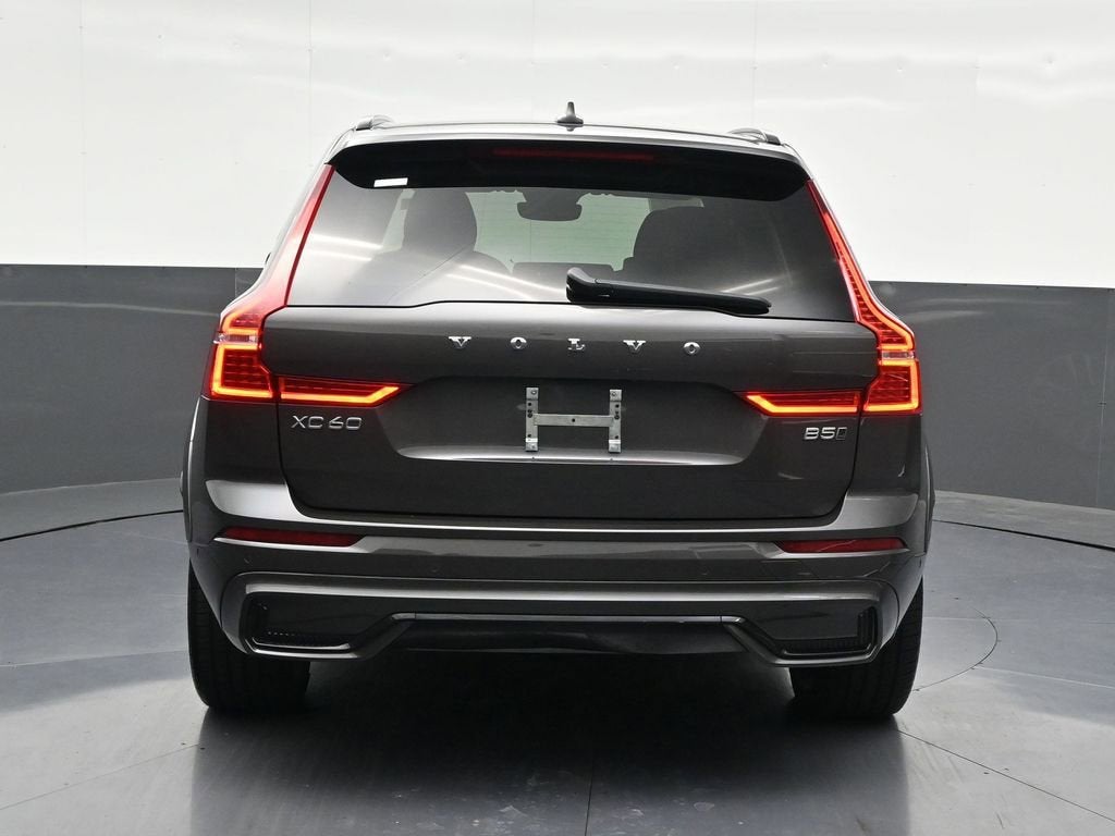 2024 Volvo XC60 Ultimate Dark Theme
