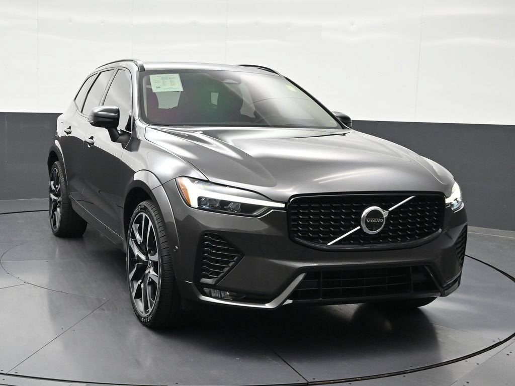 2024 Volvo XC60 Ultimate Dark Theme